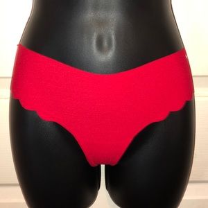 PINK VS Scalloped Raw Cut Thong Panty